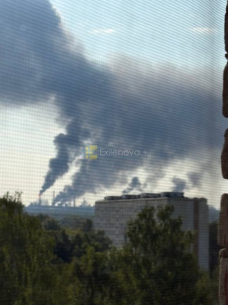 Нижнекамский НПЗ Дым в Нижнекамске после атаки дронов на НПЗ 8 июля